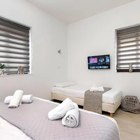 Reborn Luxury Апартаменты