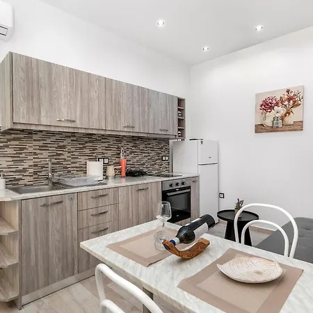 Reborn Luxury Apartament *