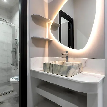 Апартаменты Reborn Luxury *