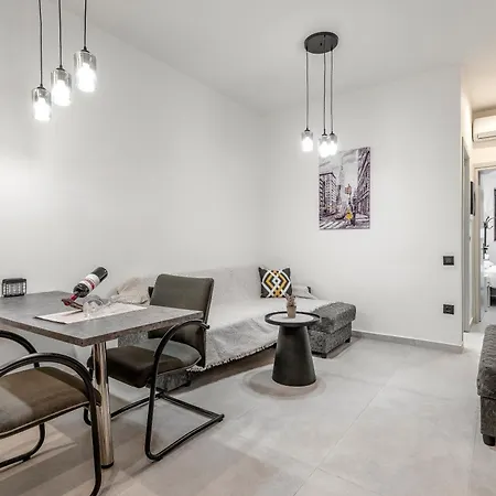 Reborn Luxury Апартаменты *