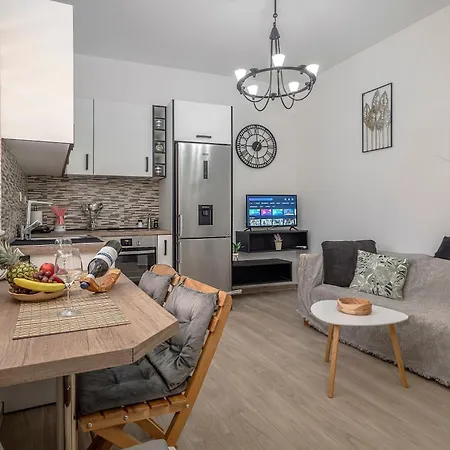 Reborn Luxury Apartamento Rhodes City