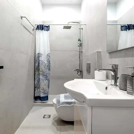 Reborn Luxury Apartamento *