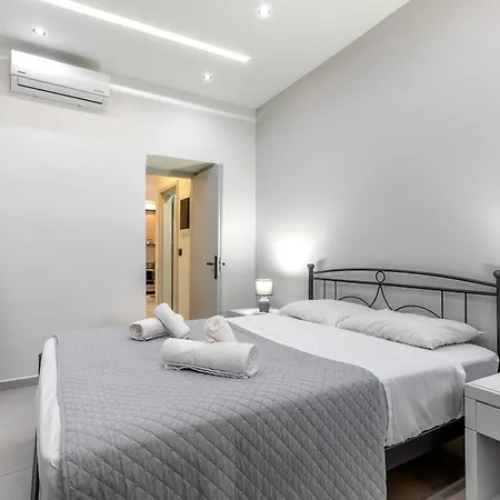 Διαμέρισμα Reborn Luxury *
